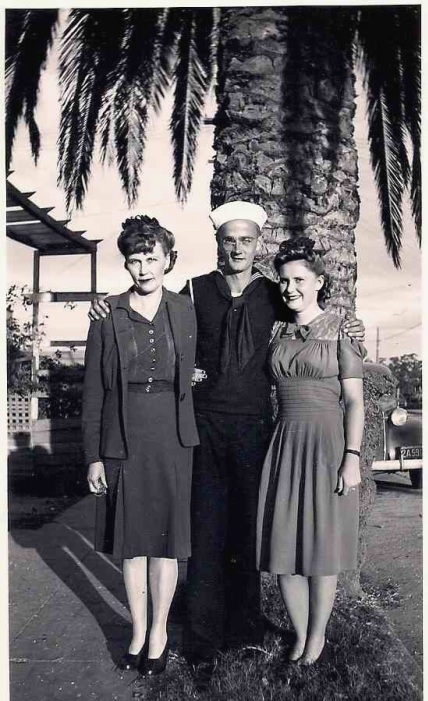 wwii-sailor-and-wife