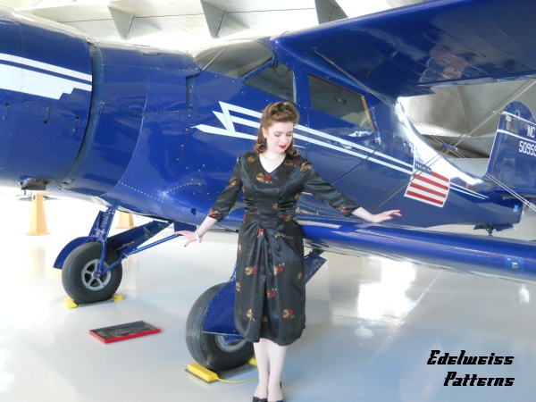 vintage-dress-and-airplane-picture