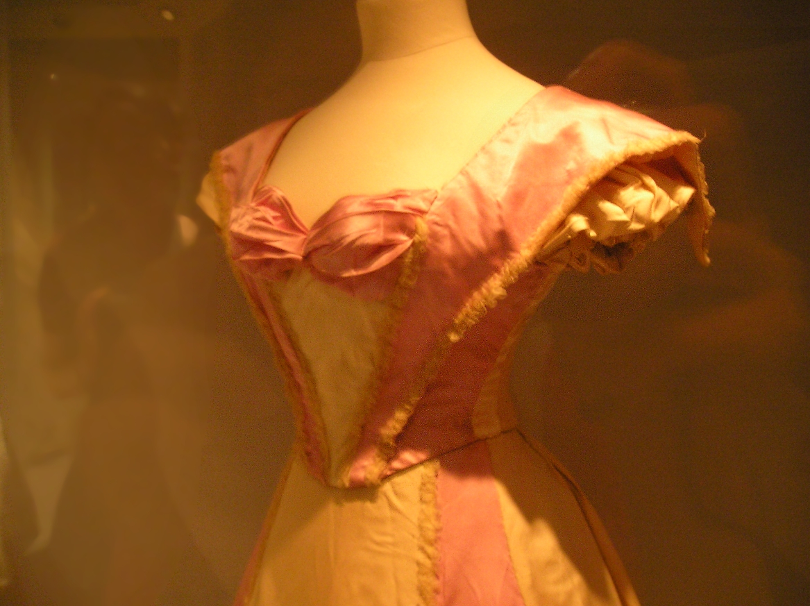 victoria and albert museum victorian evening gown