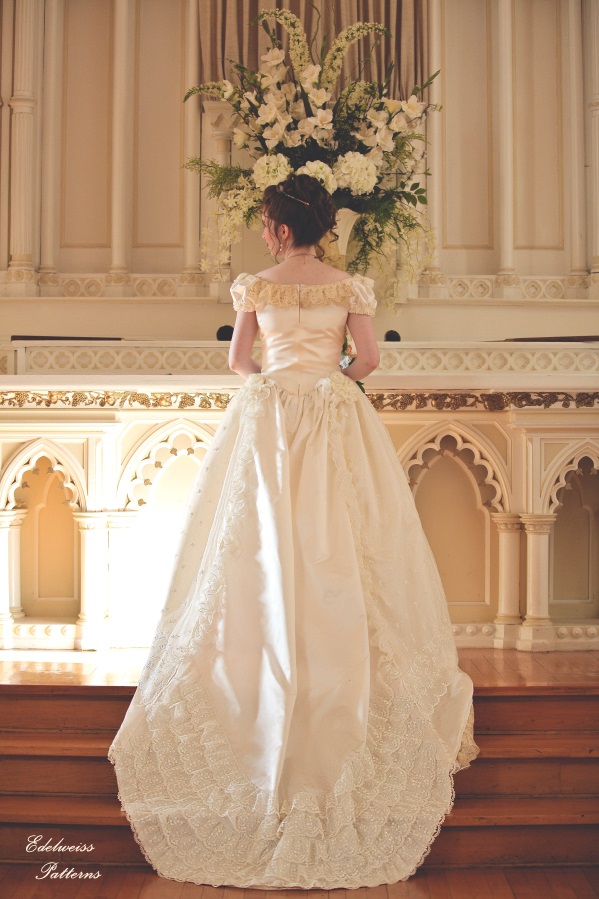 royal-victorian-wedding-dress